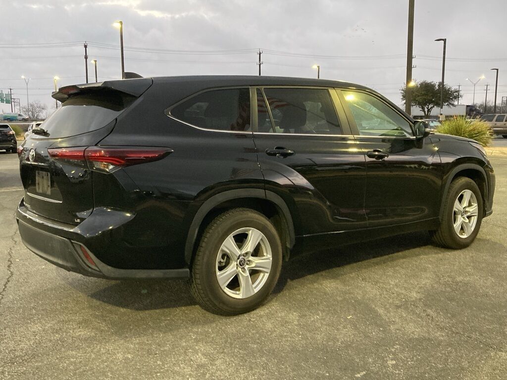 2025 Toyota Highlander LE San Antonio TX