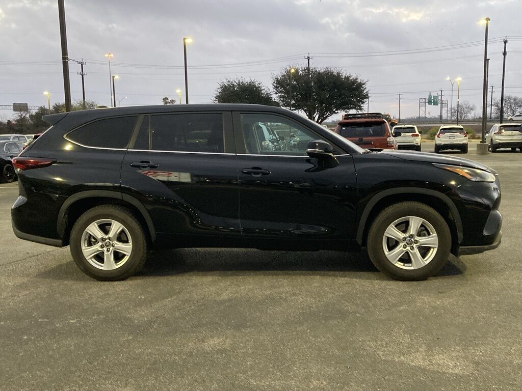 2025 Toyota Highlander LE San Antonio TX