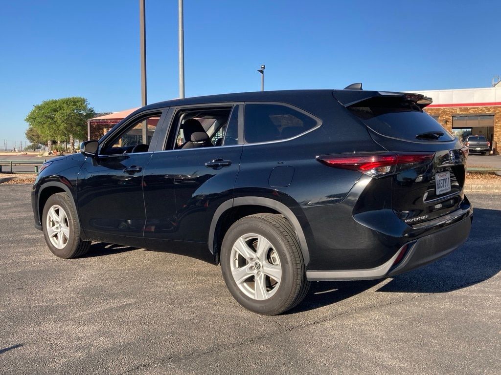 2025 Toyota Highlander LE San Antonio TX