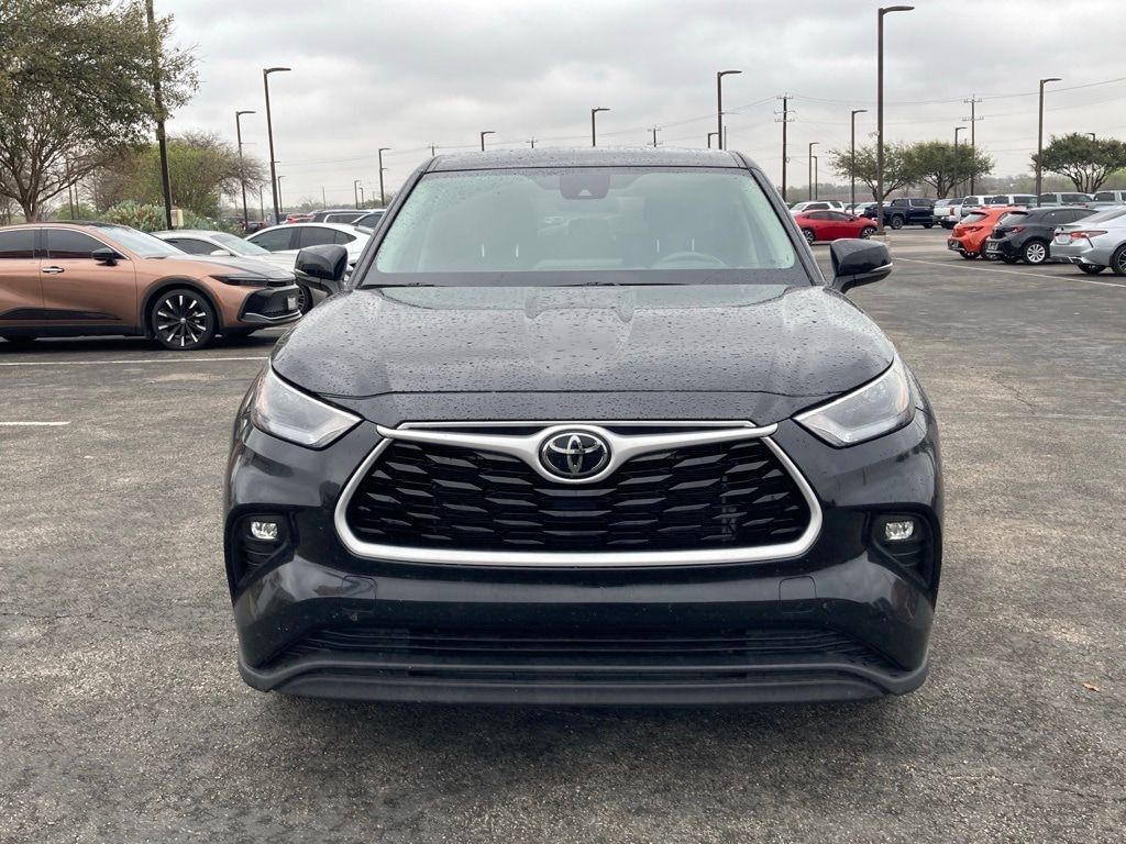 2025 Toyota Highlander LE