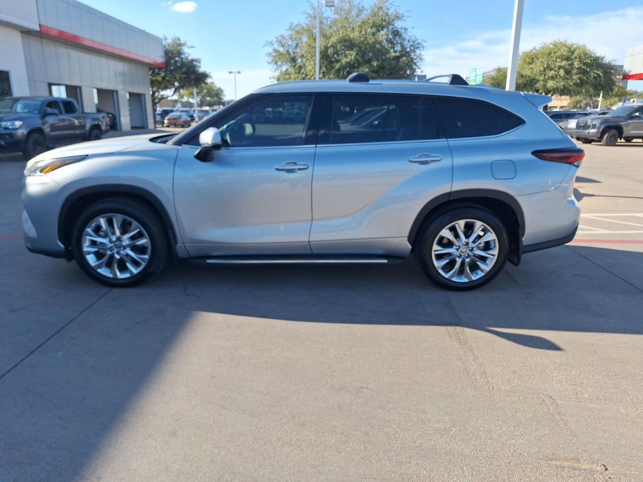2025 Toyota Highlander Limited Hurst TX