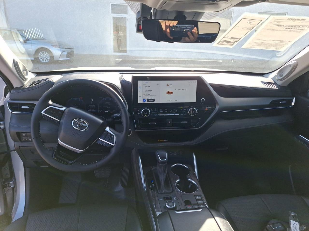 2025 Toyota Highlander Limited Hurst TX