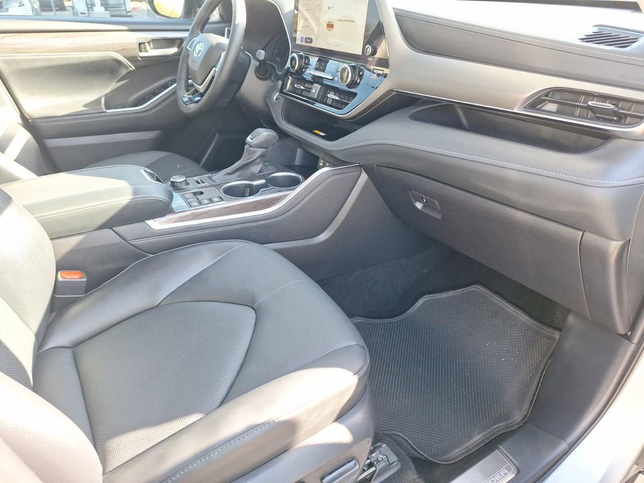 2025 Toyota Highlander Limited Hurst TX