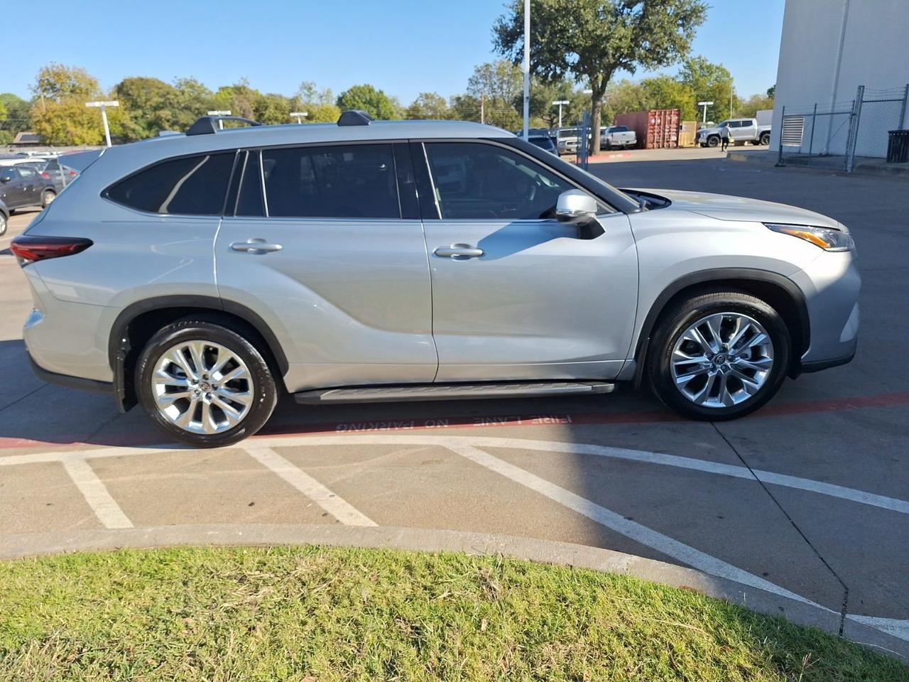 2025 Toyota Highlander Limited Hurst TX
