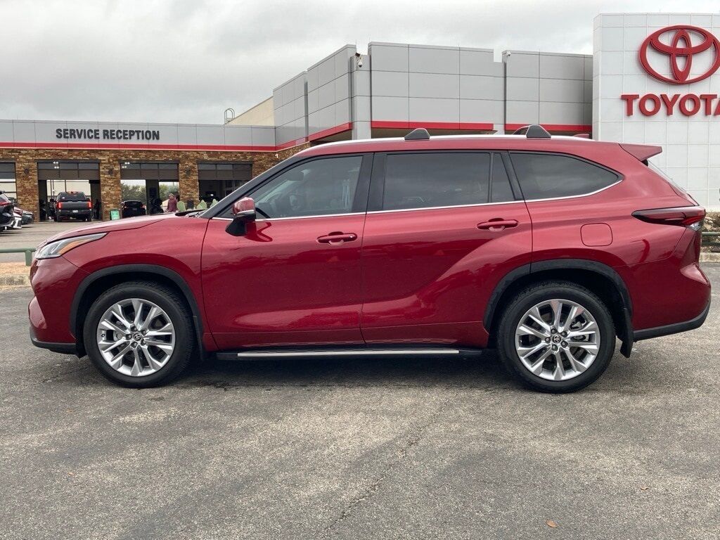 2025 Toyota Highlander Limited San Antonio TX