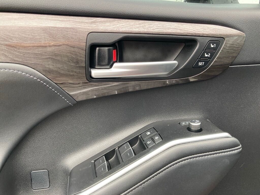 2025 Toyota Highlander Limited San Antonio TX