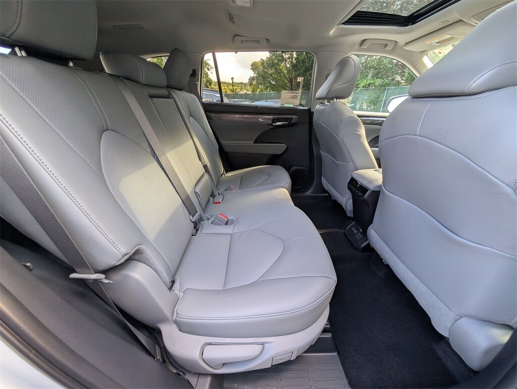 2025 Toyota Highlander Limited