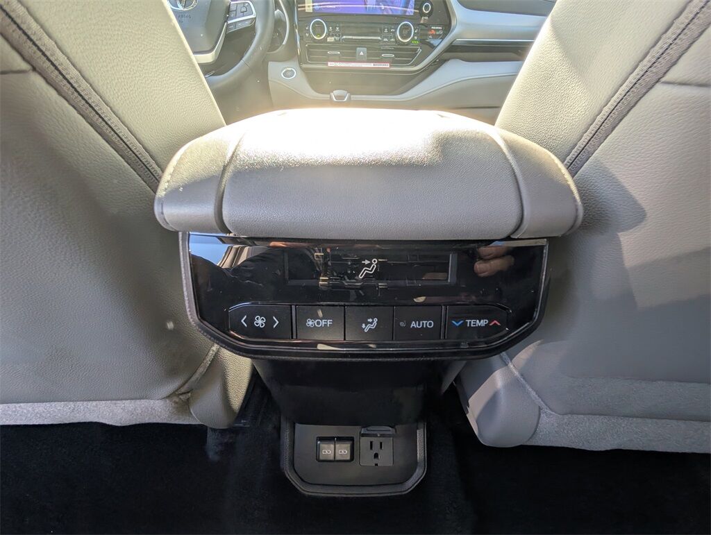 2025 Toyota Highlander Limited