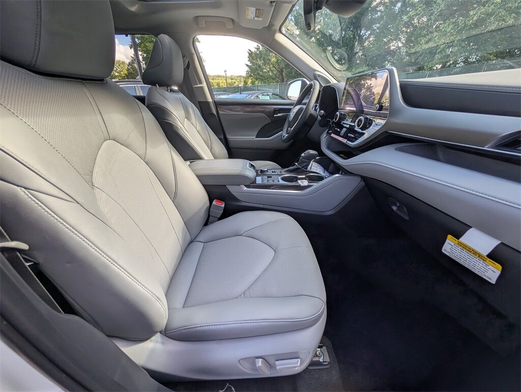 2025 Toyota Highlander Limited