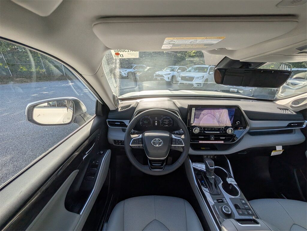 2025 Toyota Highlander Limited