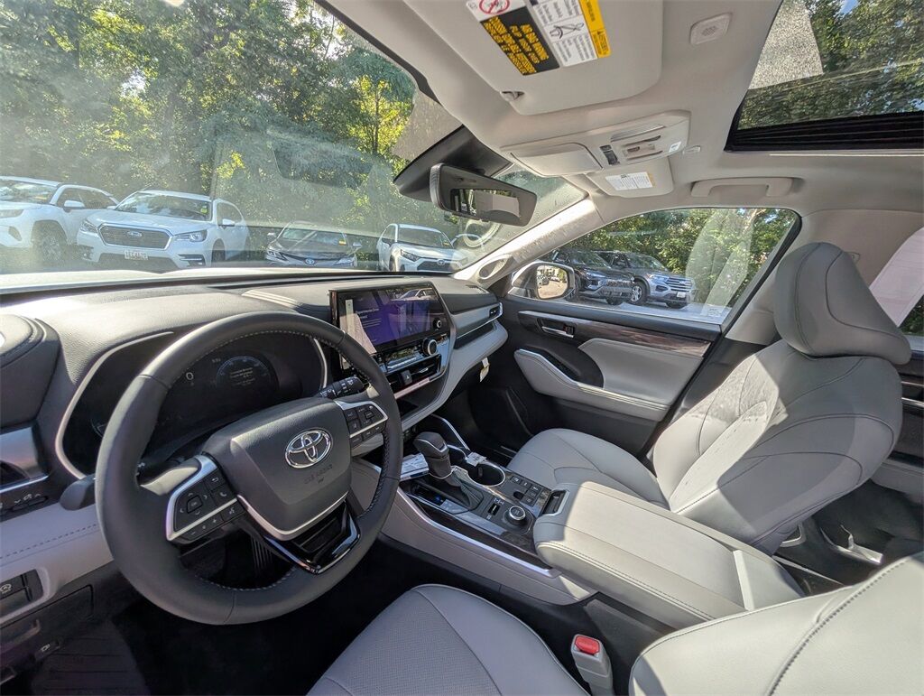 2025 Toyota Highlander Limited