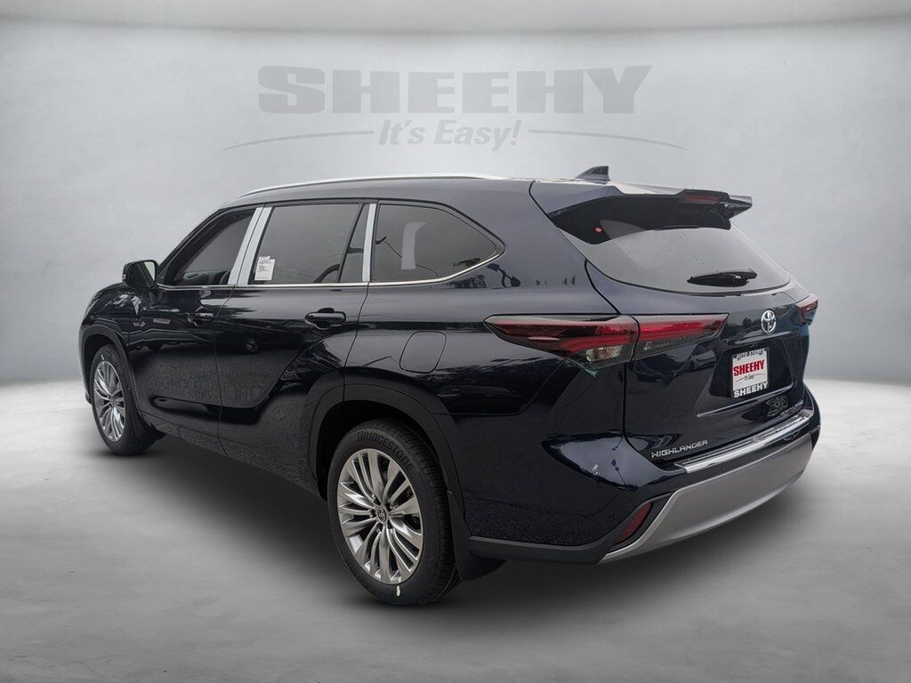 2025 Toyota Highlander Platinum