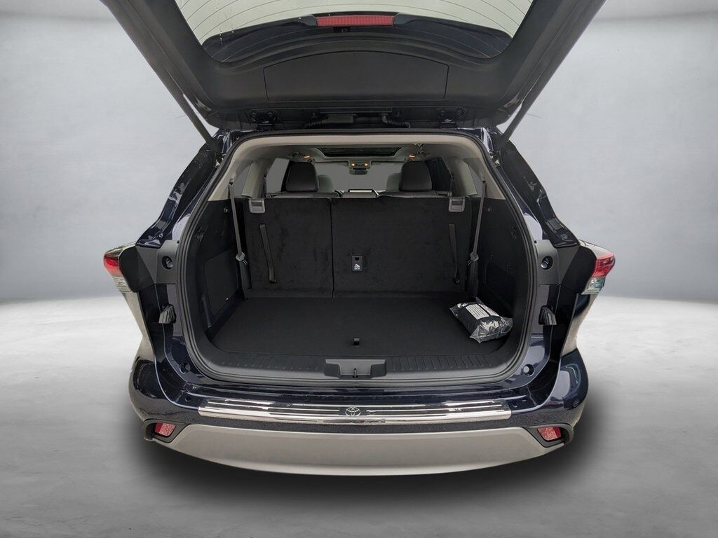 2025 Toyota Highlander Platinum