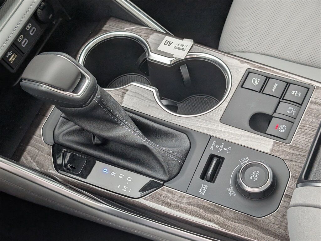 2025 Toyota Highlander Platinum