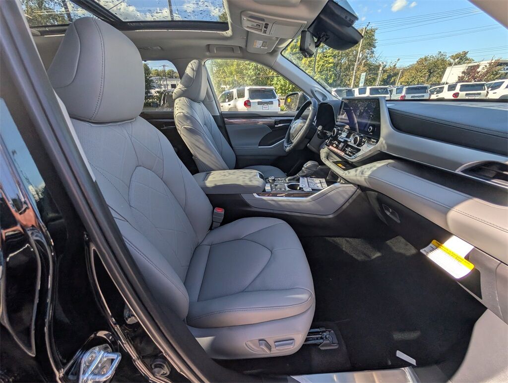 2025 Toyota Highlander Platinum Cockeysville MD