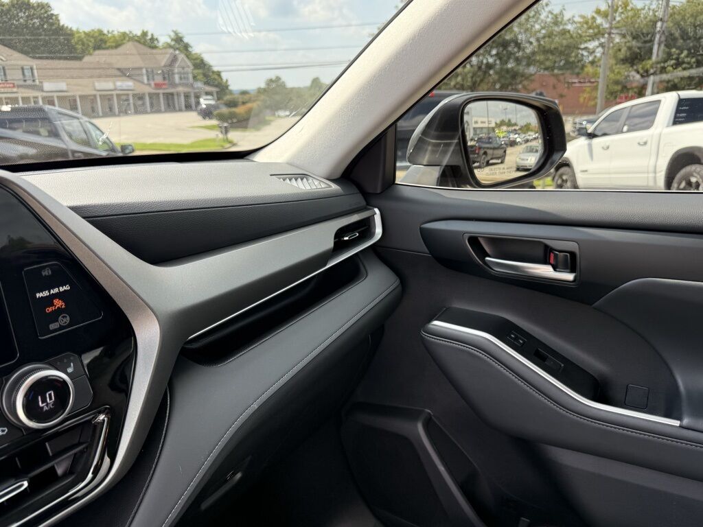2025 Toyota Highlander XLE Crestwood KY