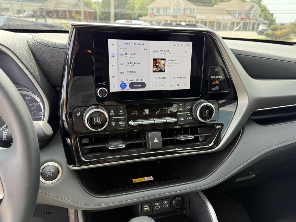 2025 Toyota Highlander XLE Crestwood KY