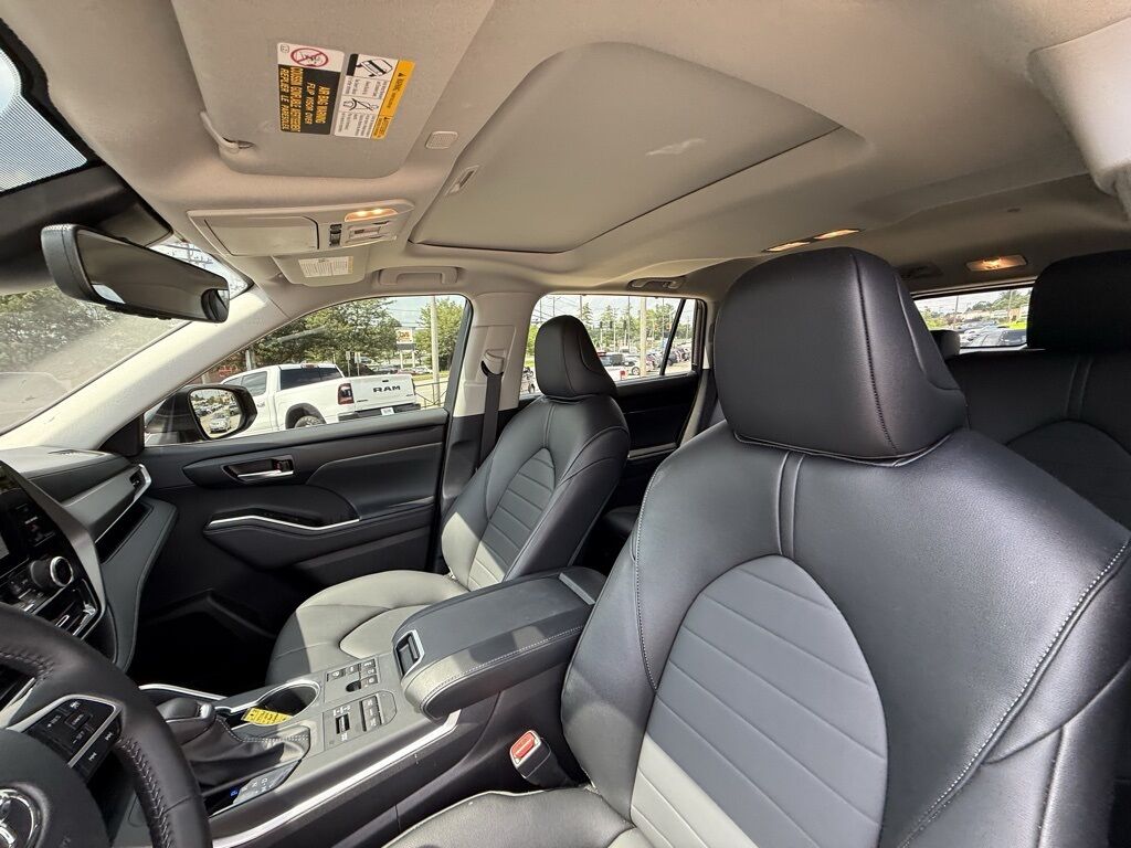 2025 Toyota Highlander XLE Crestwood KY