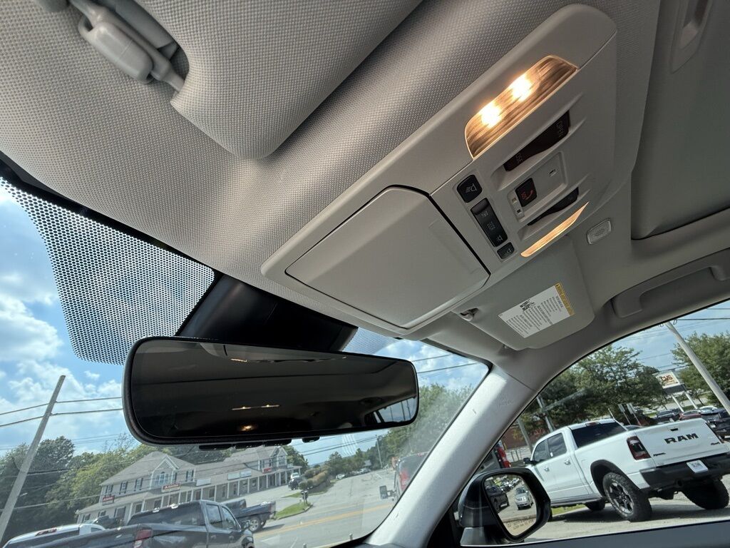 2025 Toyota Highlander XLE Crestwood KY