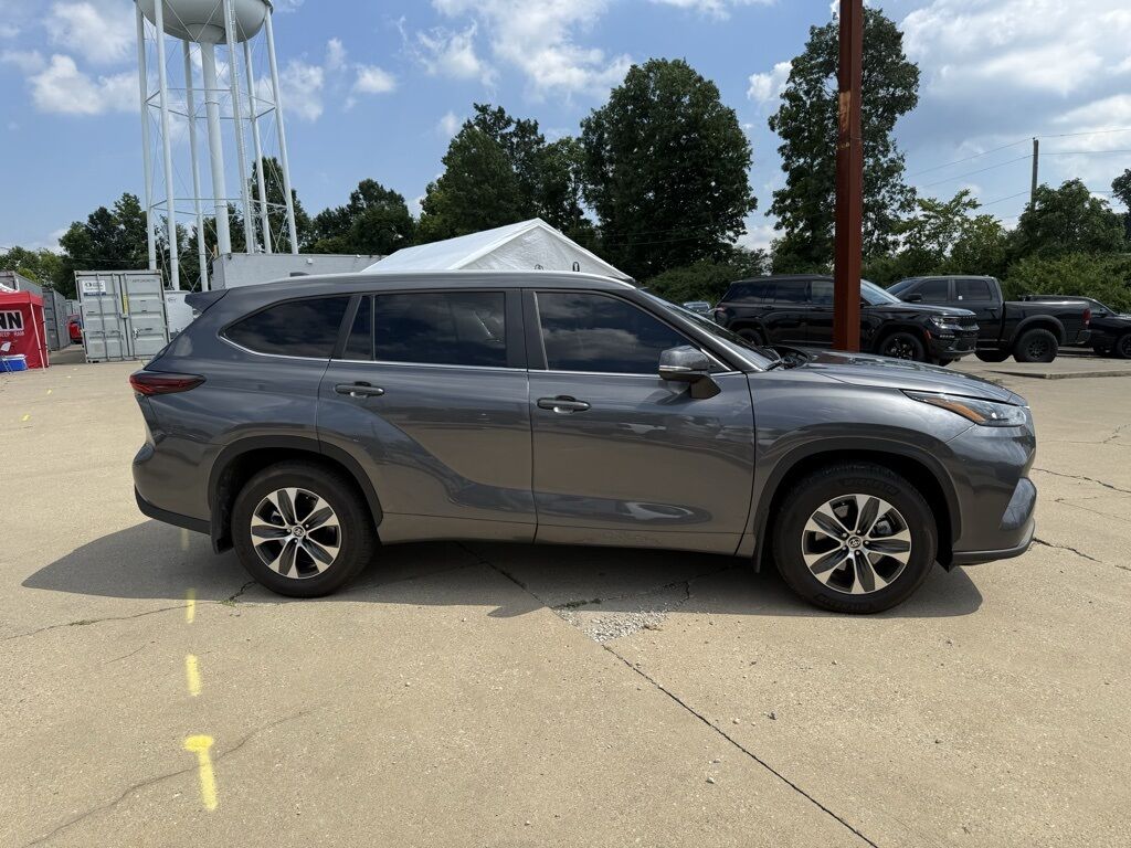 2025 Toyota Highlander XLE Crestwood KY