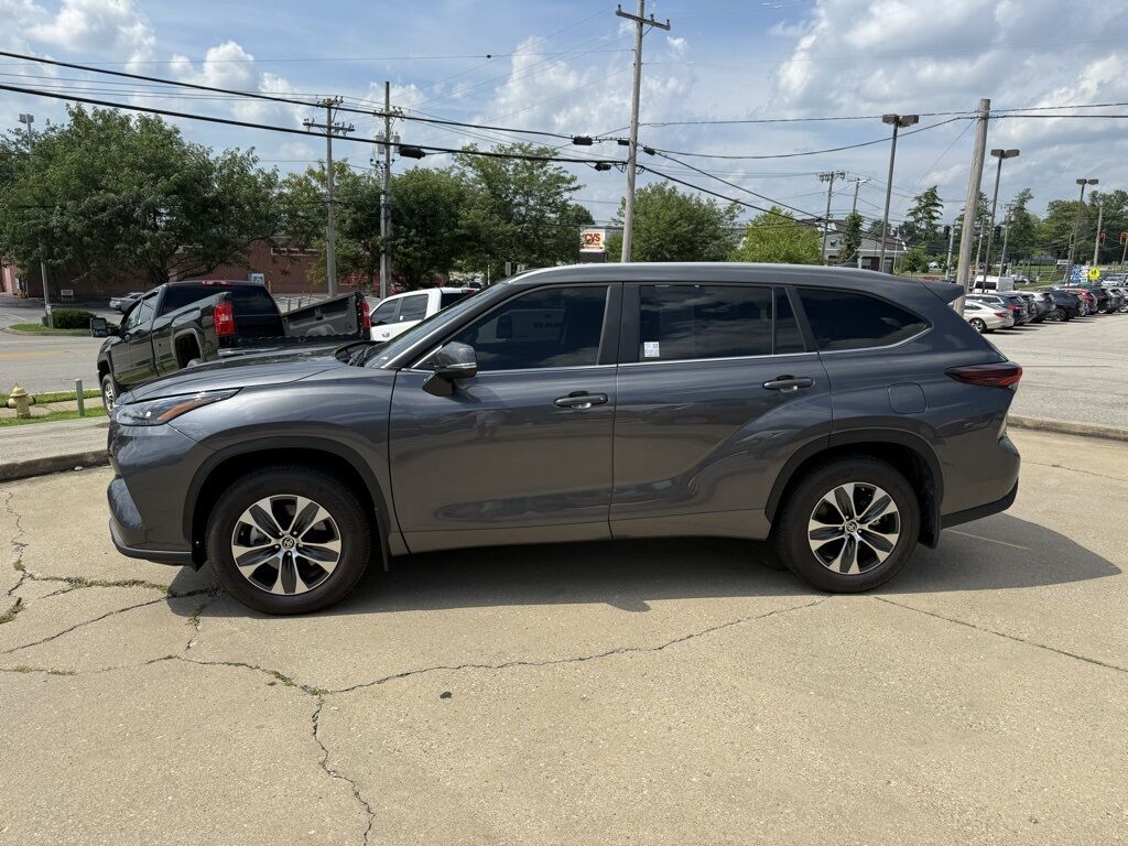 2025 Toyota Highlander XLE Crestwood KY