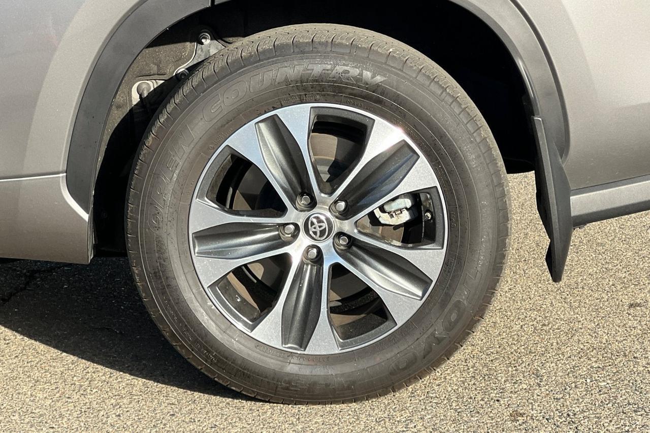 2025 Toyota Highlander XLE Roseville CA