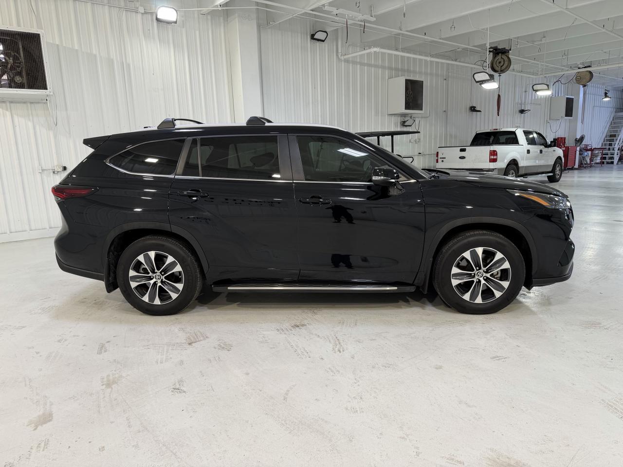 2025 Toyota Highlander XLE San Antonio TX