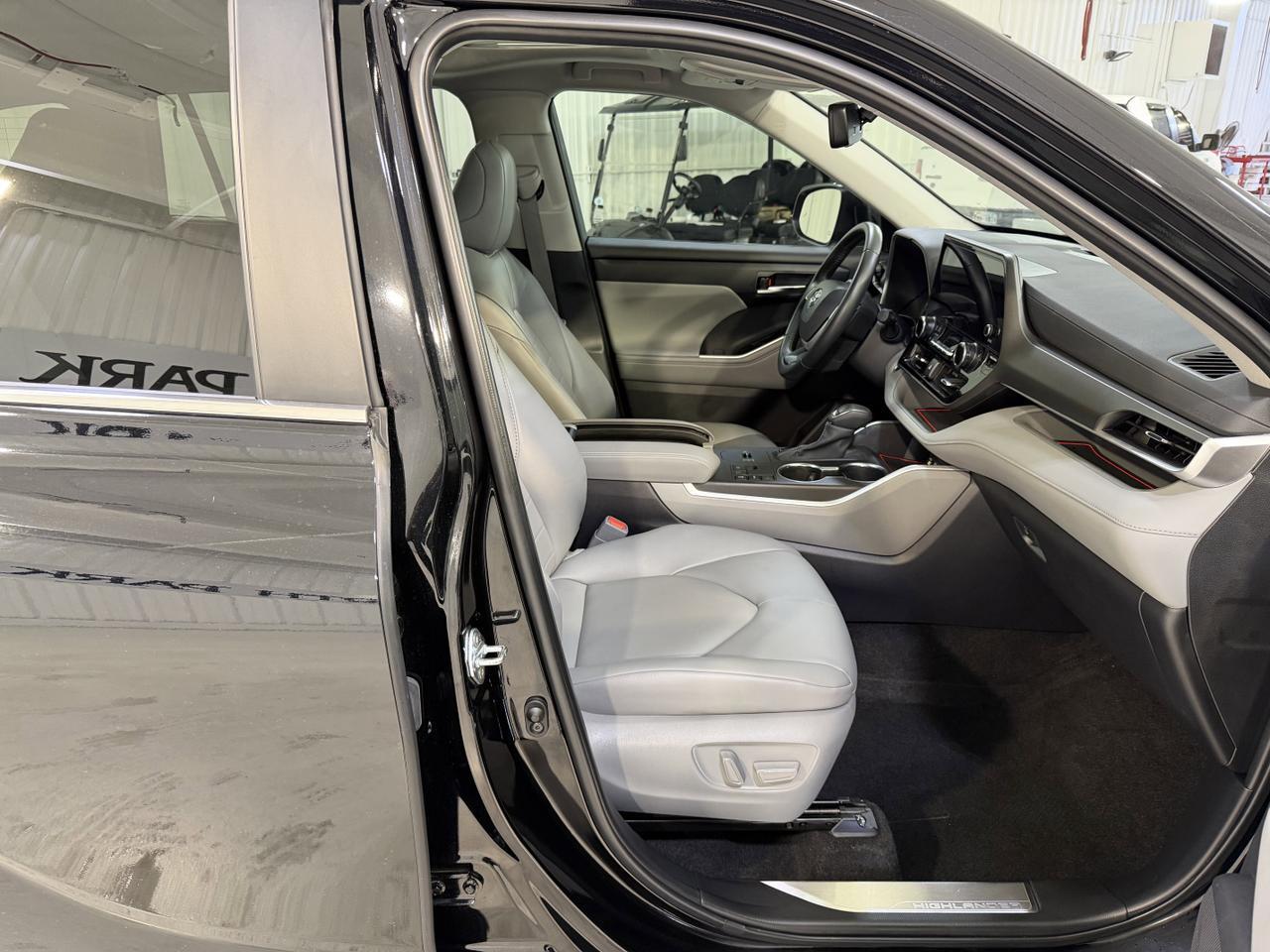 2025 Toyota Highlander XLE San Antonio TX