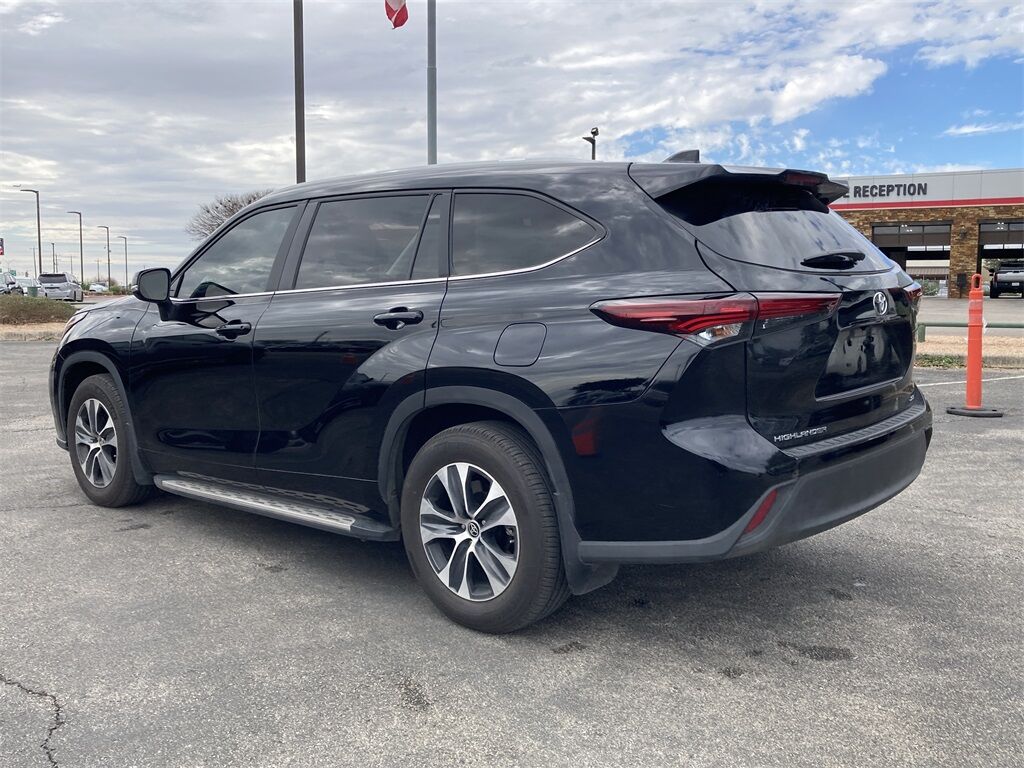 2025 Toyota Highlander XLE San Antonio TX