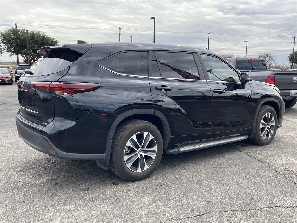 2025 Toyota Highlander XLE San Antonio TX