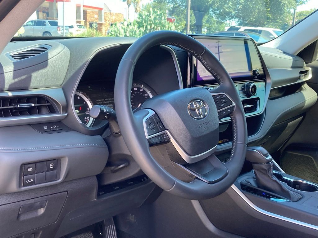 2025 Toyota Highlander XLE San Antonio TX