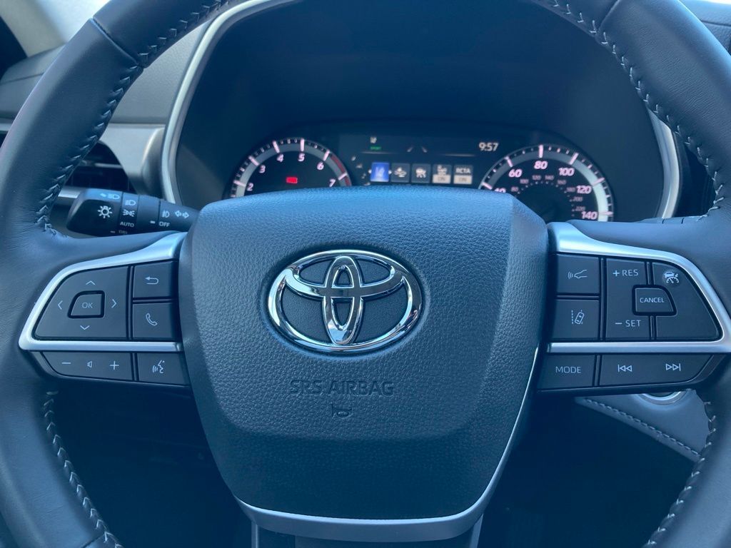 2025 Toyota Highlander XLE San Antonio TX