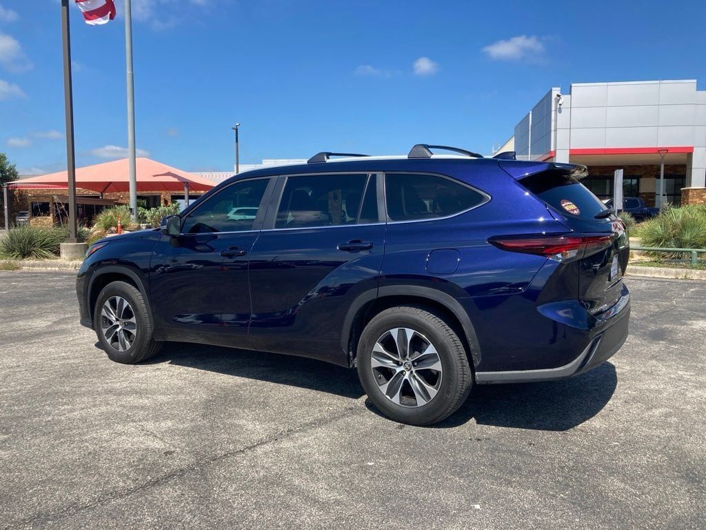 2025 Toyota Highlander XLE San Antonio TX