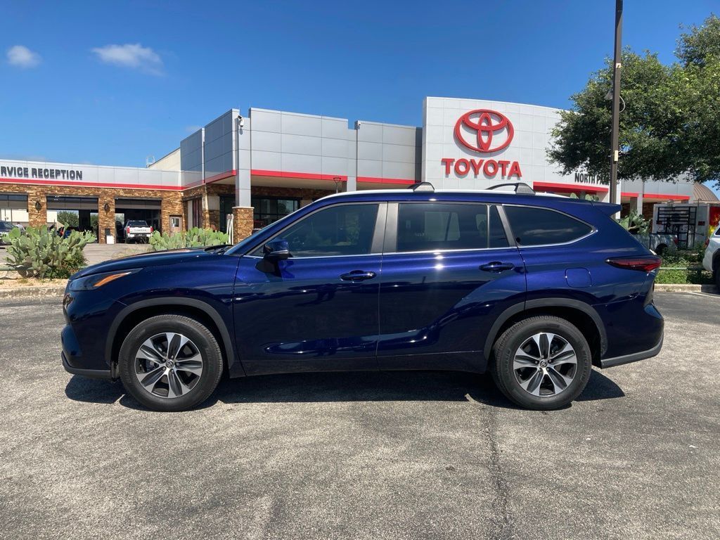 2025 Toyota Highlander XLE San Antonio TX