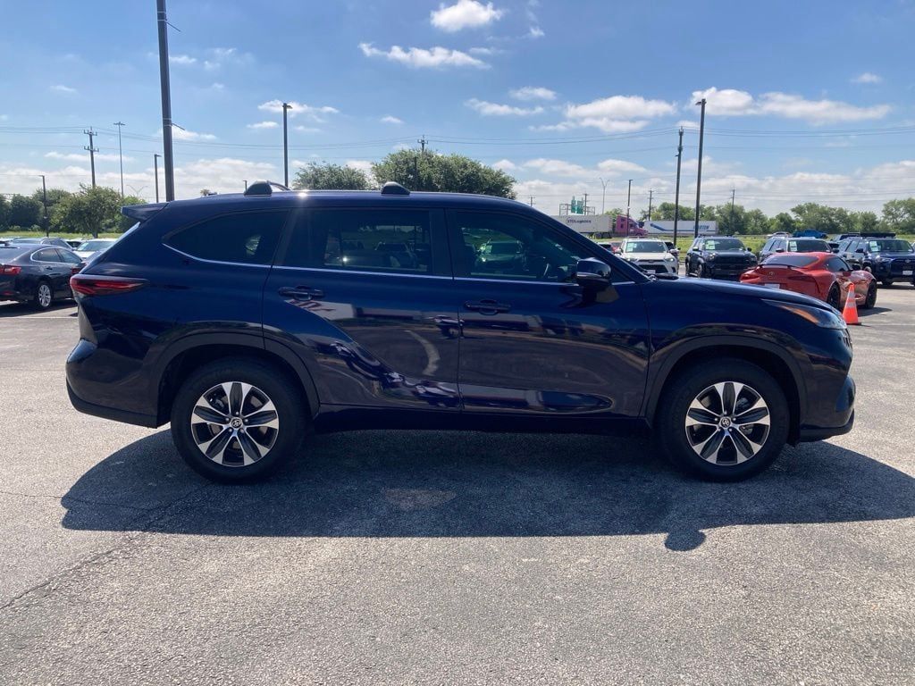 2025 Toyota Highlander XLE San Antonio TX