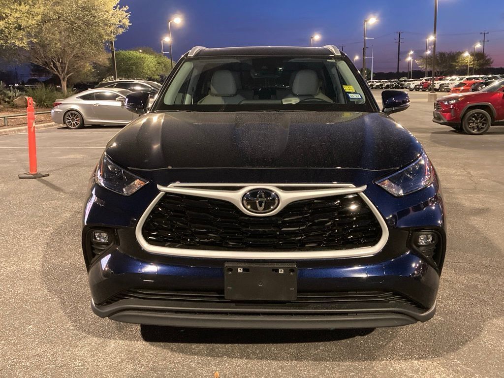 2025 Toyota Highlander XLE