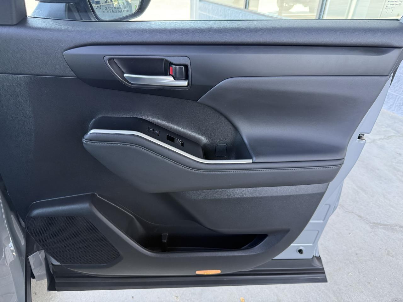 2025 Toyota Highlander XSE Knoxville TN