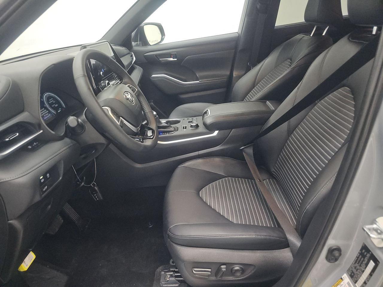 2025 Toyota Highlander XSE Knoxville TN