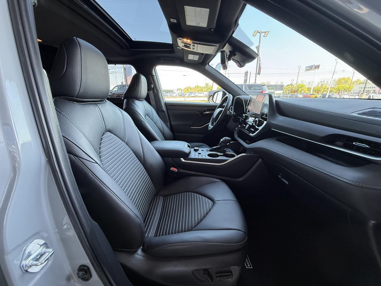 2025 Toyota Highlander XSE Knoxville TN