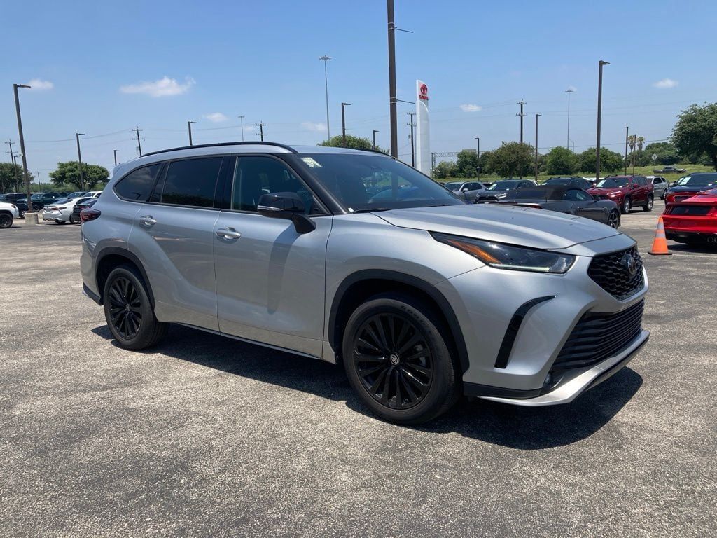 2025 Toyota Highlander XSE