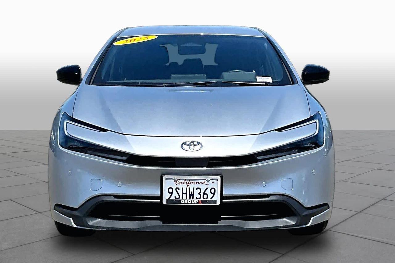 2025 Toyota Prius LE