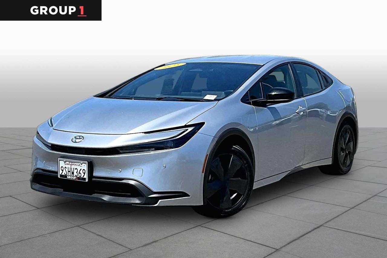 2025 Toyota Prius LE