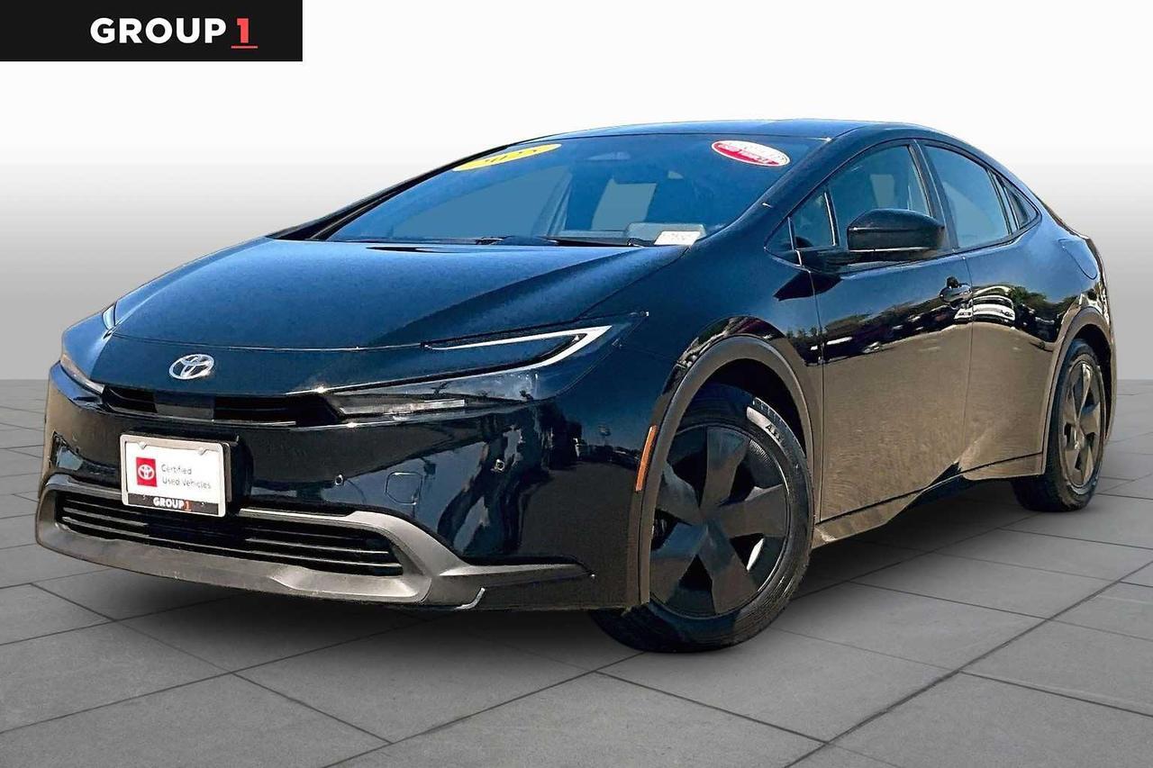 2025 Toyota Prius LE