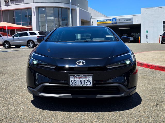2025 Toyota Prius LE