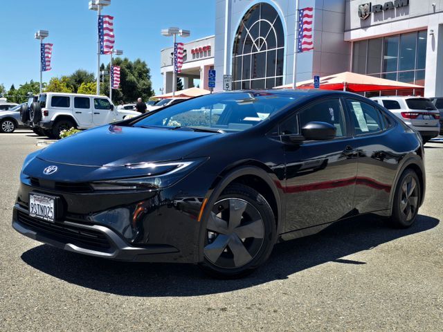 2025 Toyota Prius LE