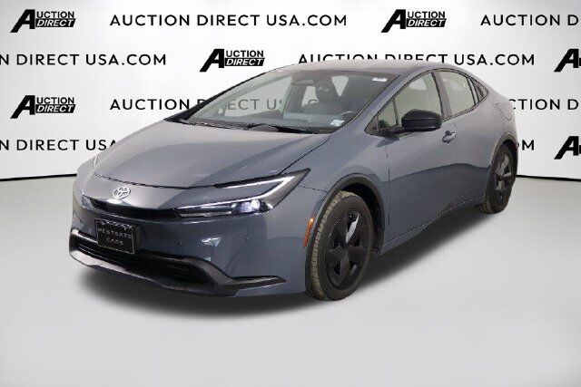 2025 Toyota Prius LE