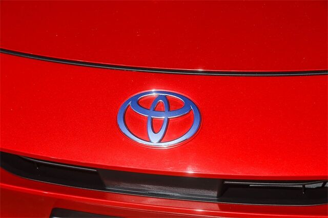 2025 Toyota Prius Plug-In Hybrid SE Glendale CA