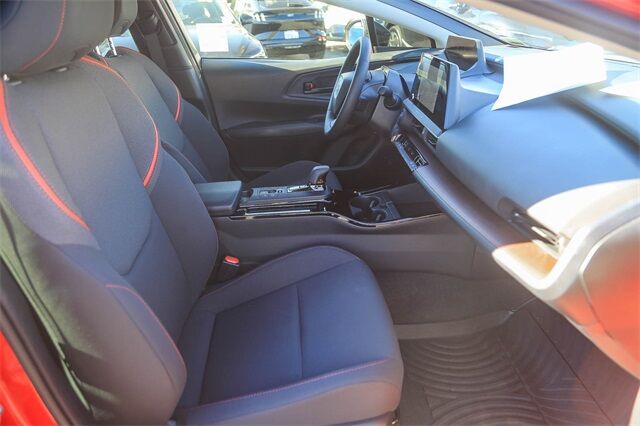 2025 Toyota Prius Plug-In Hybrid SE Glendale CA