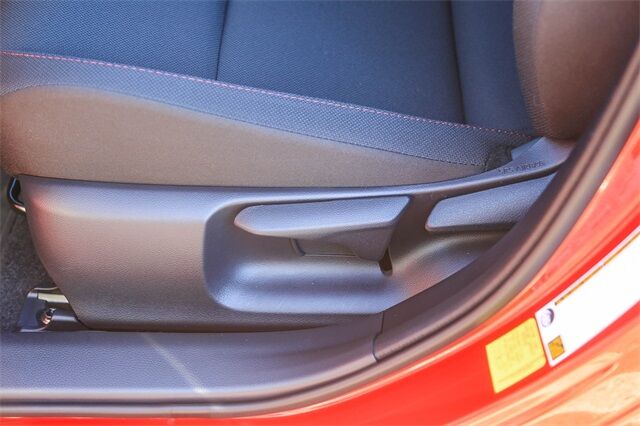 2025 Toyota Prius Plug-In Hybrid SE Glendale CA