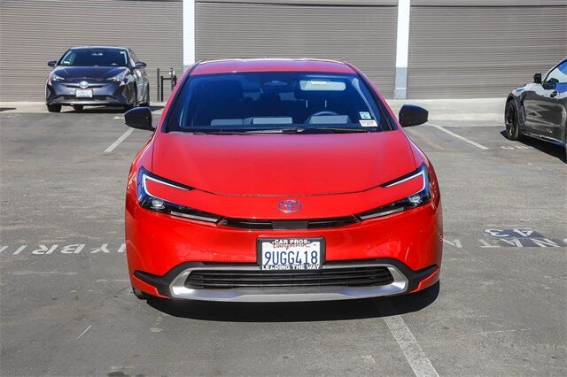 2025 Toyota Prius Plug-In Hybrid SE